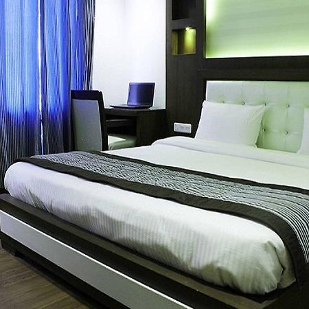 Hotel Opulence Pathankot Exterior photo