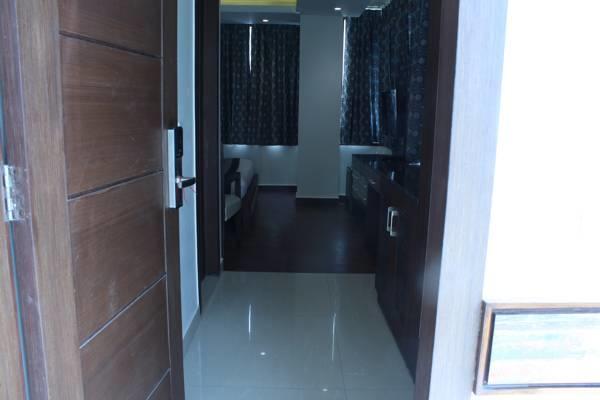 Hotel Opulence Pathankot Exterior photo
